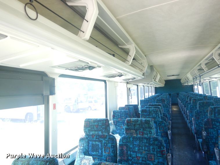 image for item IT9110 2007 MCI 102-DL3  coach bus