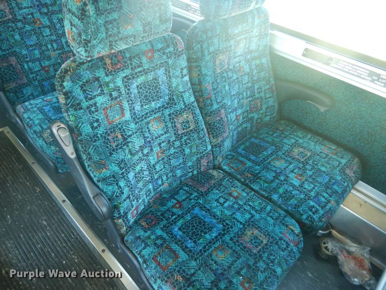 image for item IT9110 2007 MCI 102-DL3  coach bus