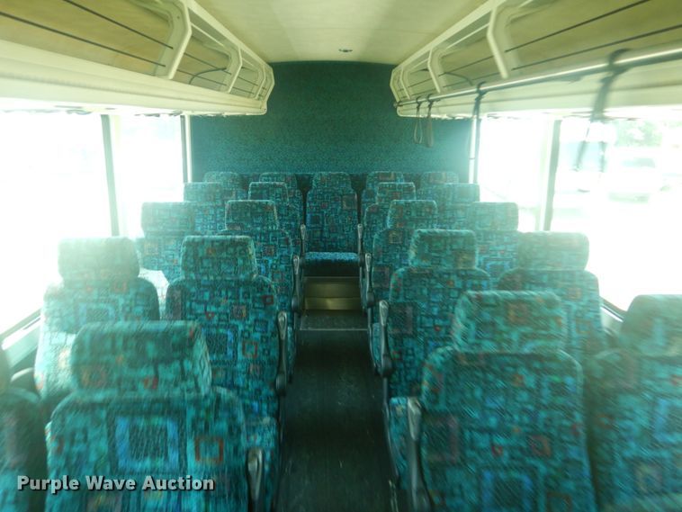 image for item IT9110 2007 MCI 102-DL3  coach bus