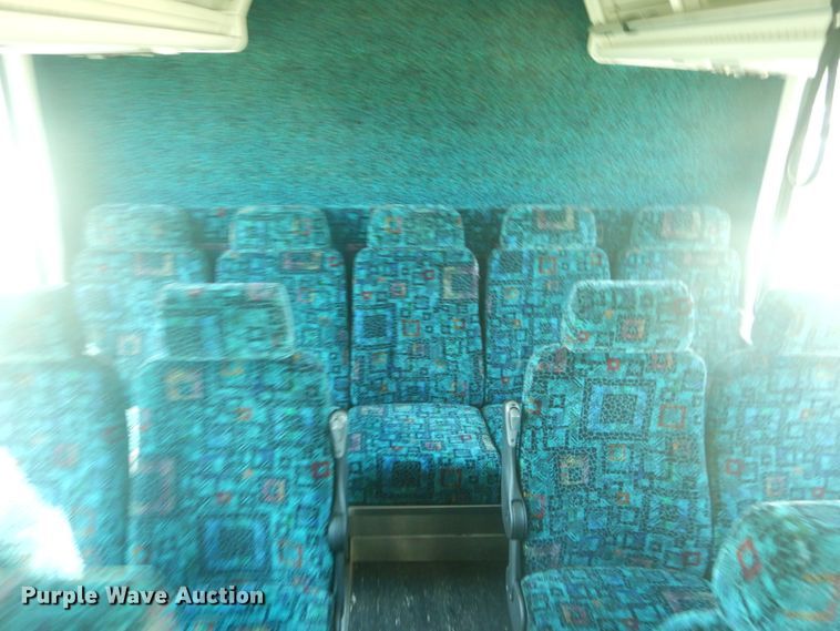 image for item IT9110 2007 MCI 102-DL3  coach bus