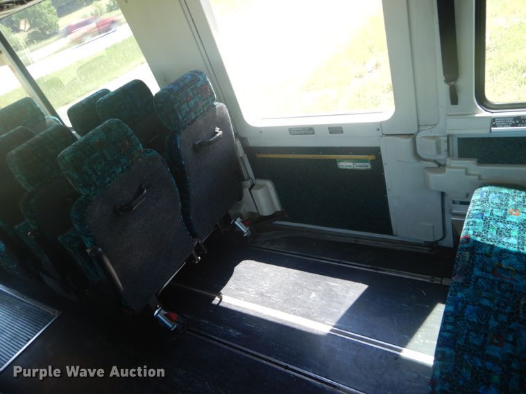 image for item IT9110 2007 MCI 102-DL3  coach bus