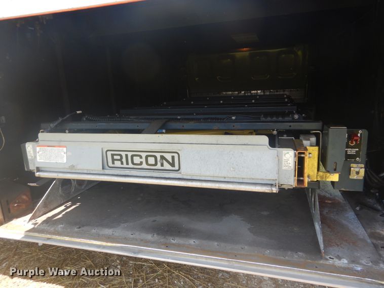 image for item IT9110 2007 MCI 102-DL3  coach bus