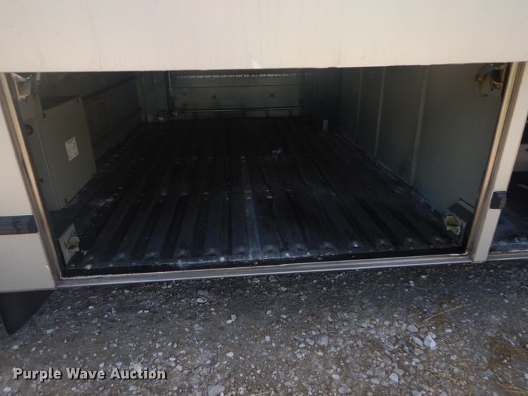 image for item IT9110 2007 MCI 102-DL3  coach bus