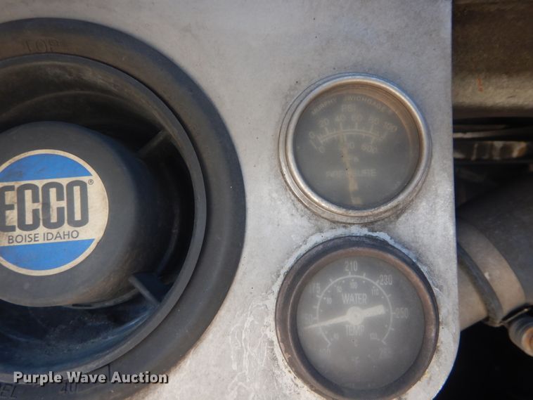 image for item IT9110 2007 MCI 102-DL3  coach bus