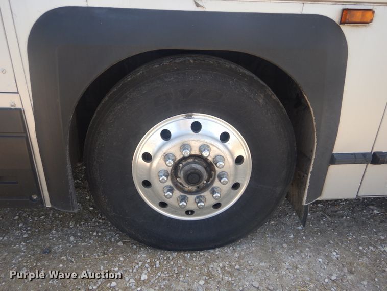 image for item IT9110 2007 MCI 102-DL3  coach bus