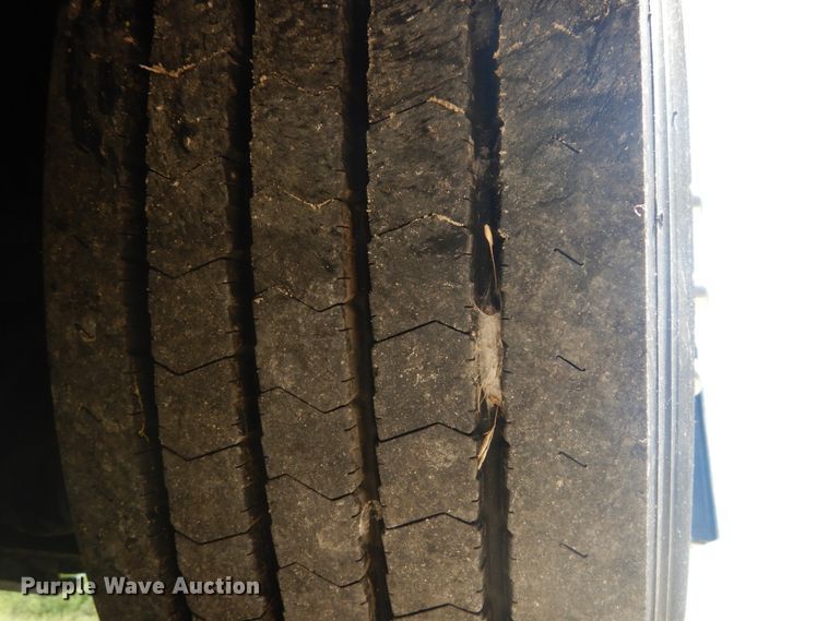 image for item IT9110 2007 MCI 102-DL3  coach bus