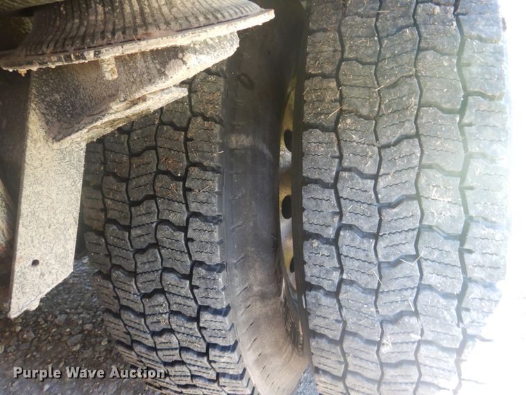 image for item IT9110 2007 MCI 102-DL3  coach bus