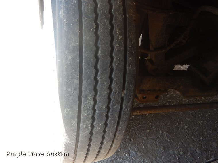 image for item IT9110 2007 MCI 102-DL3  coach bus