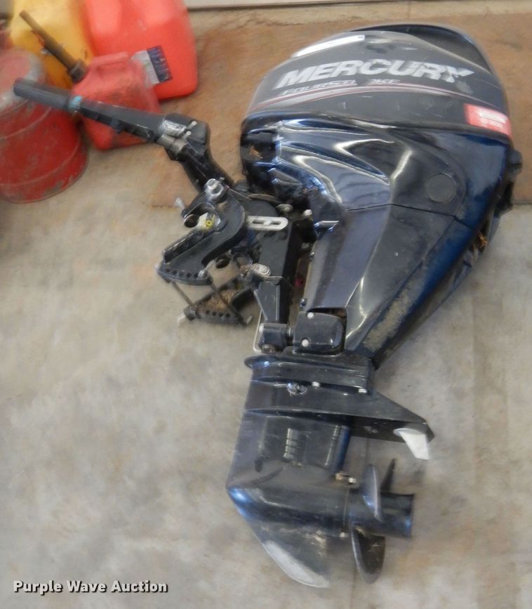 image for item IT9663 Mercury  boat engine