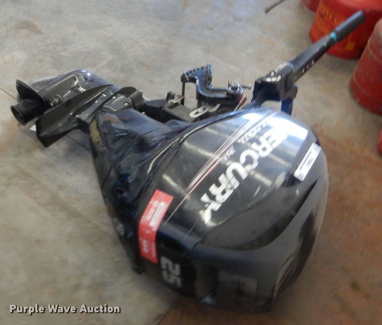 image for item IT9663 Mercury  boat engine