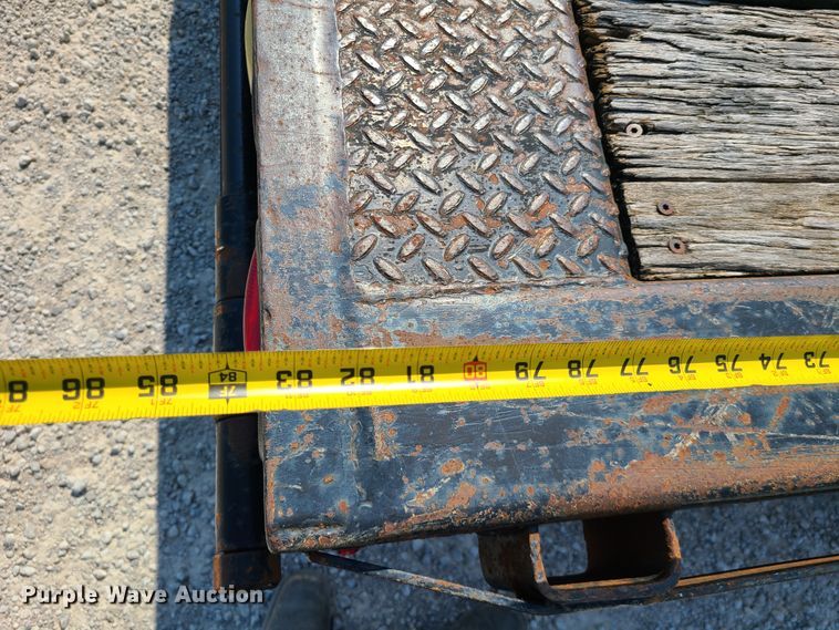 image for item IU9295 2001 International 4700  hydratail flatbed truck