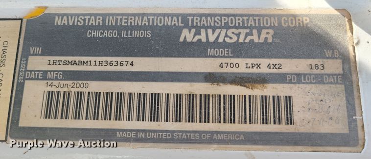 image for item IU9295 2001 International 4700  hydratail flatbed truck