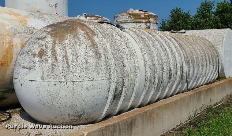 image for item IU9304 Fiberglass tank