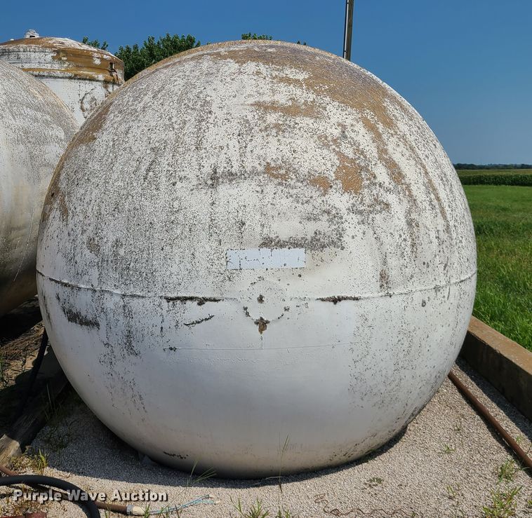 image for item IU9304 Fiberglass tank