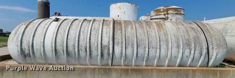 image for item IU9304 Fiberglass tank