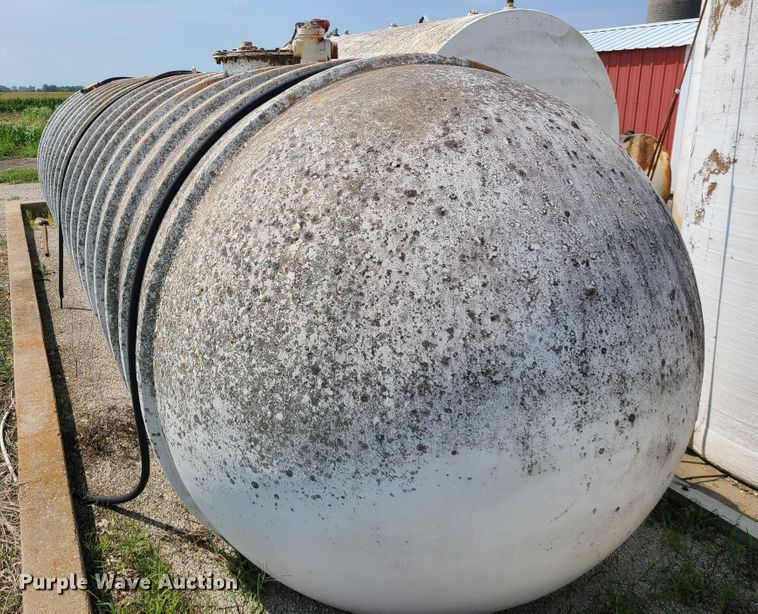 image for item IU9304 Fiberglass tank