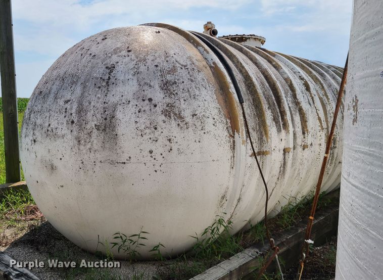 image for item IU9304 Fiberglass tank