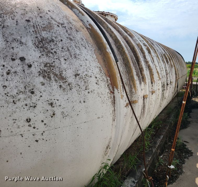 image for item IU9304 Fiberglass tank