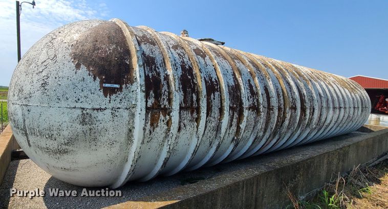 image for item IU9305 Fiberglass tank