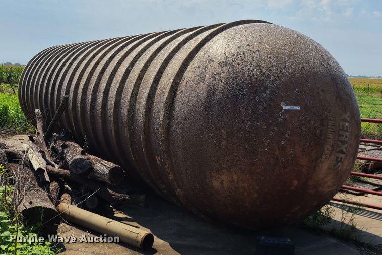 image for item IU9309 Fiberglass tank