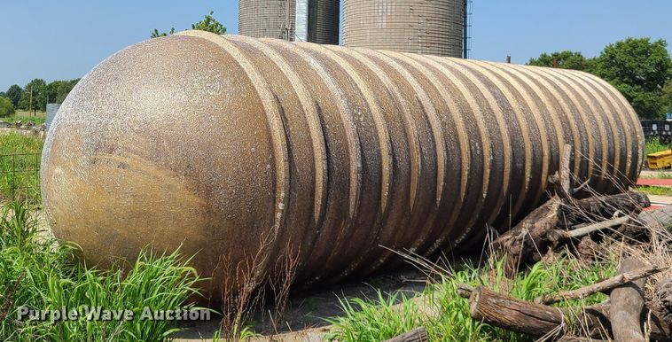 image for item IU9309 Fiberglass tank