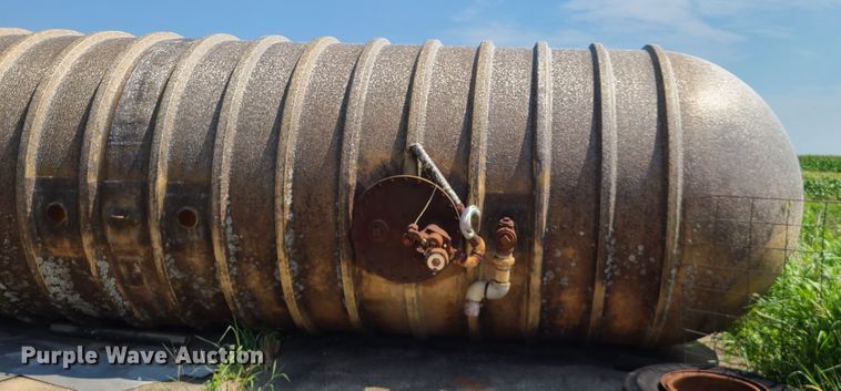 image for item IU9309 Fiberglass tank