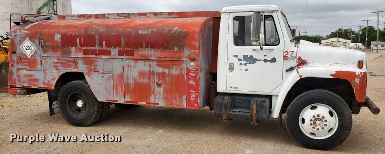 image for item IX9967 1982 International 1754  fuel truck