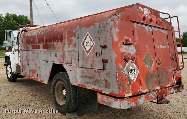 image for item IX9967 1982 International 1754  fuel truck