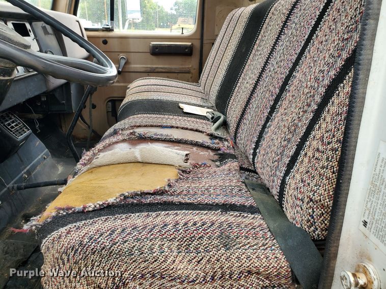 image for item IX9967 1982 International 1754  fuel truck