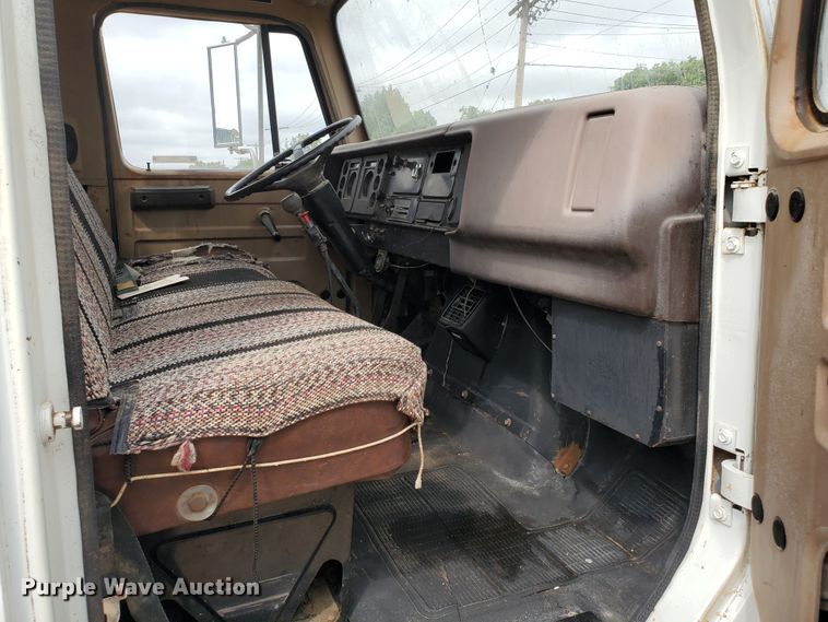 image for item IX9967 1982 International 1754  fuel truck