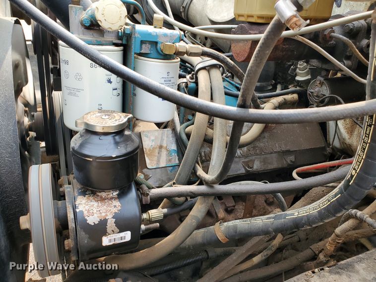 image for item IX9967 1982 International 1754  fuel truck