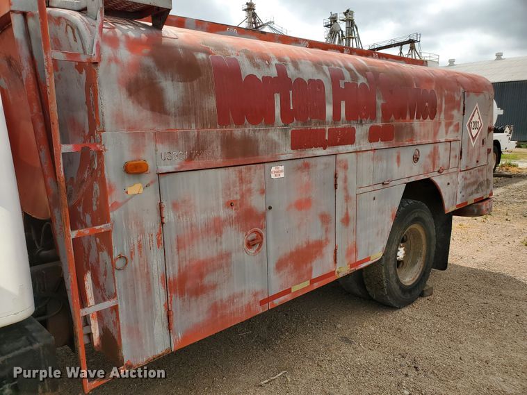 image for item IX9967 1982 International 1754  fuel truck