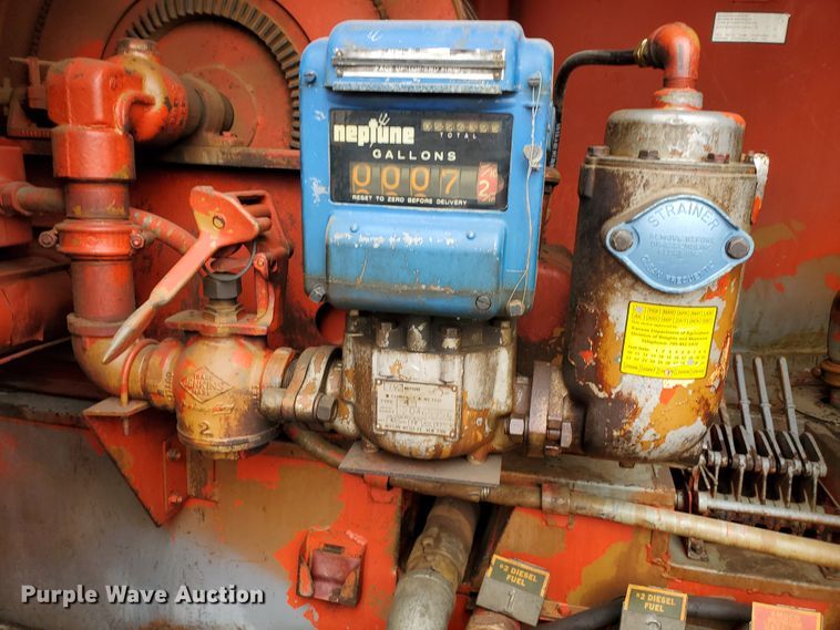 image for item IX9967 1982 International 1754  fuel truck