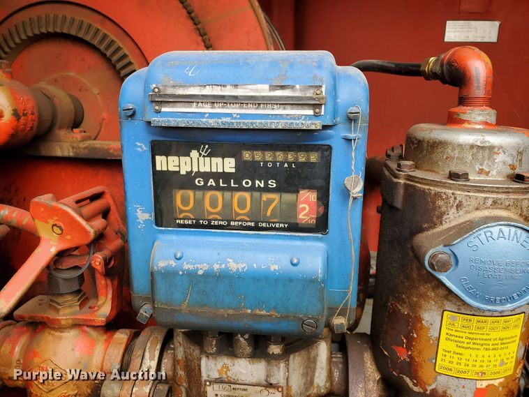 image for item IX9967 1982 International 1754  fuel truck