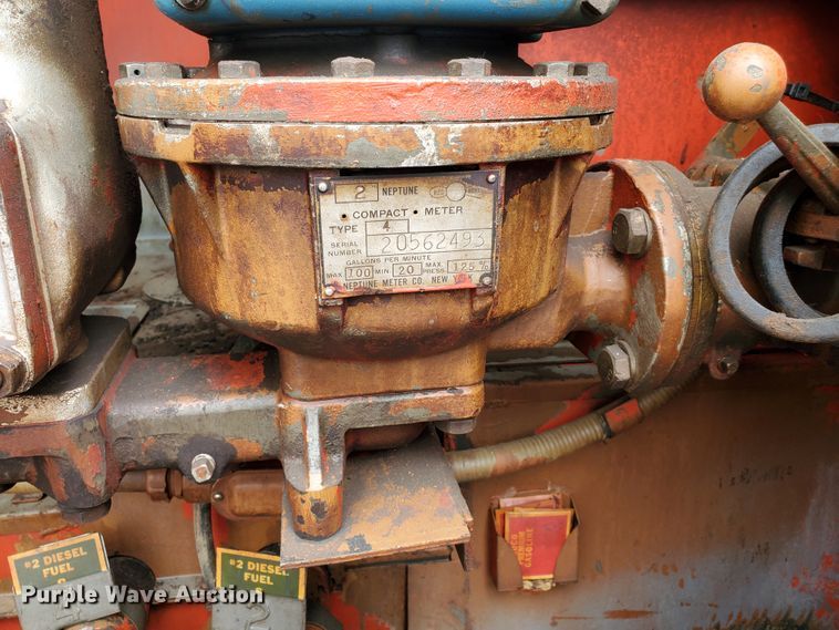 image for item IX9967 1982 International 1754  fuel truck