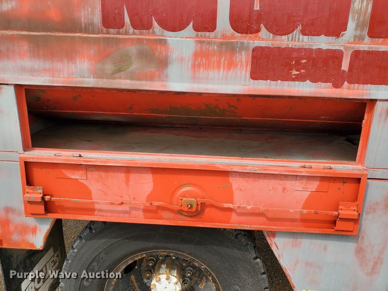 image for item IX9967 1982 International 1754  fuel truck