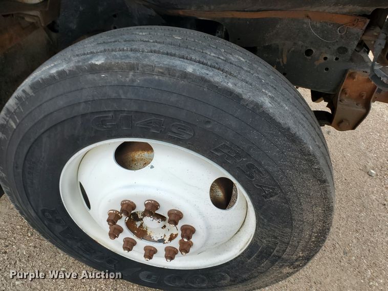 image for item IX9967 1982 International 1754  fuel truck