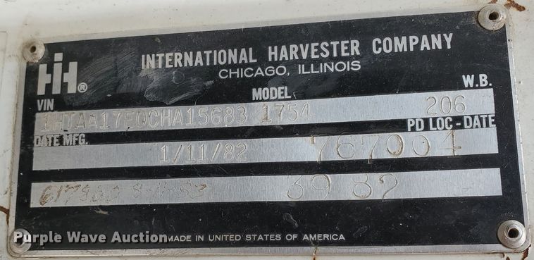 image for item IX9967 1982 International 1754  fuel truck