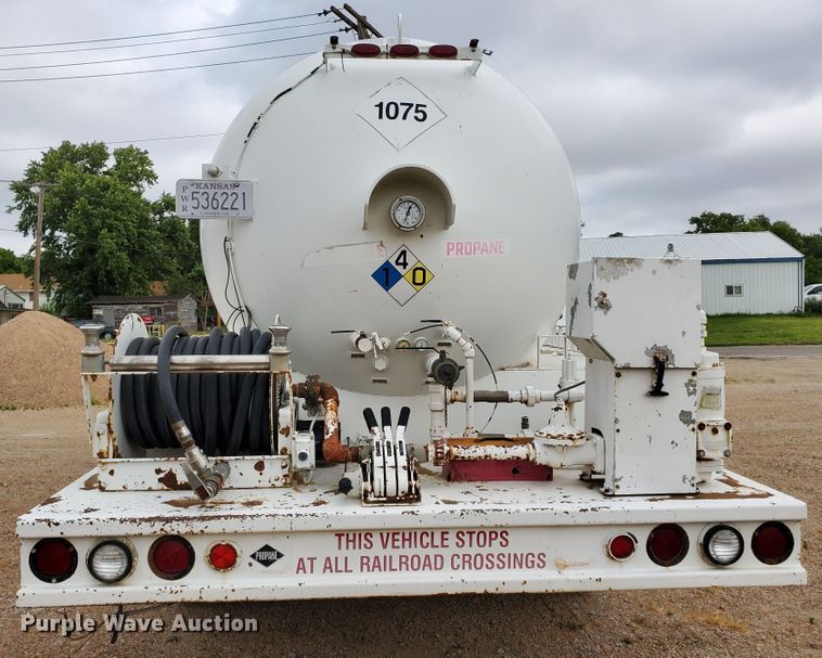 image for item IX9968 1993 Chevrolet Kodiak  propane truck