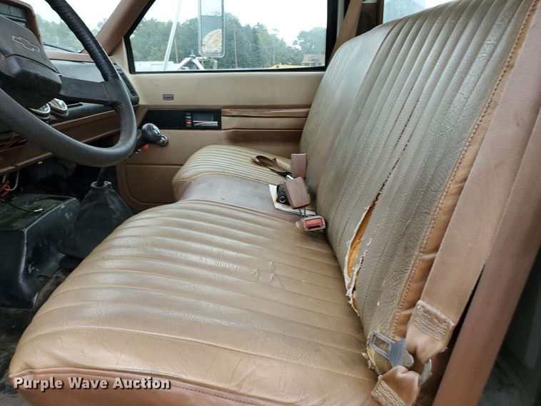 image for item IX9968 1993 Chevrolet Kodiak  propane truck