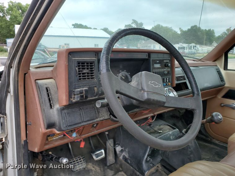 image for item IX9968 1993 Chevrolet Kodiak  propane truck