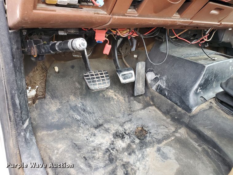 image for item IX9968 1993 Chevrolet Kodiak  propane truck