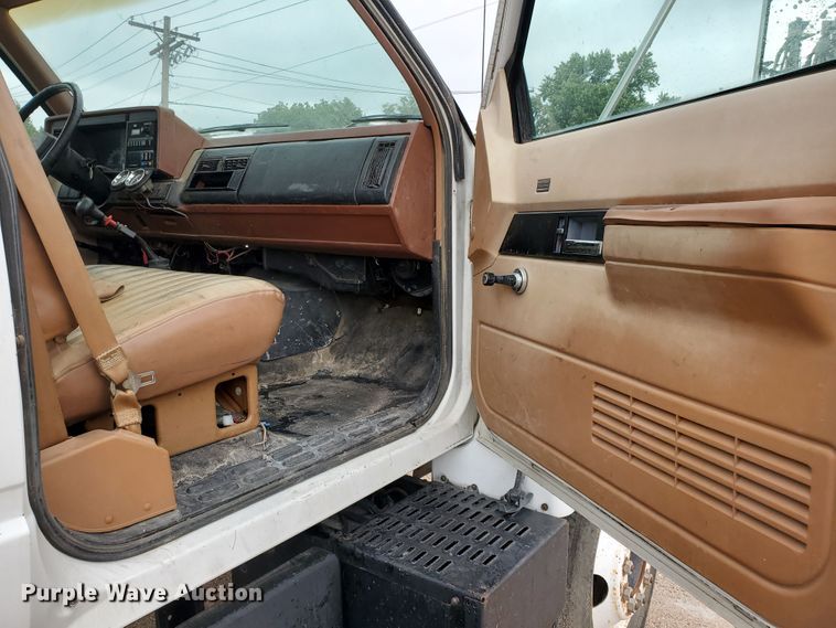 image for item IX9968 1993 Chevrolet Kodiak  propane truck