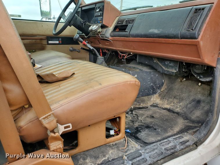 image for item IX9968 1993 Chevrolet Kodiak  propane truck