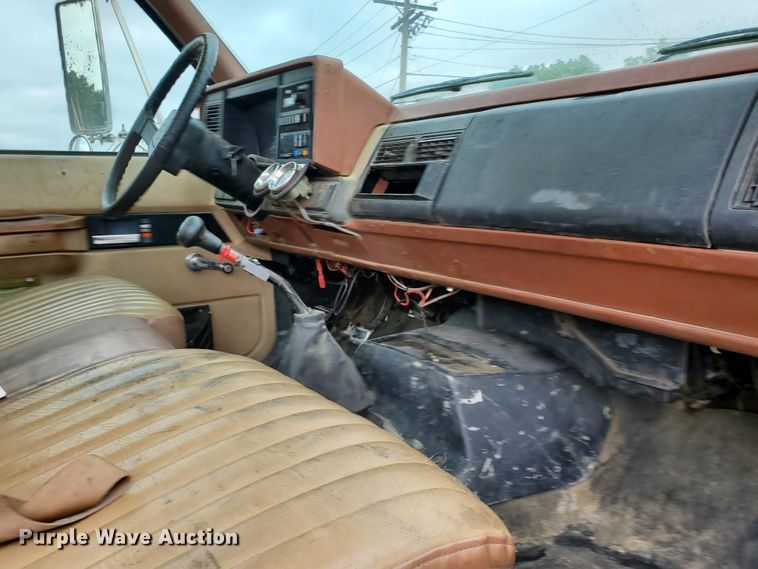 image for item IX9968 1993 Chevrolet Kodiak  propane truck