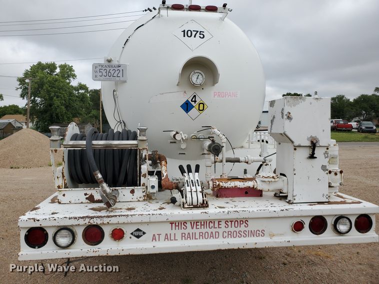 image for item IX9968 1993 Chevrolet Kodiak  propane truck