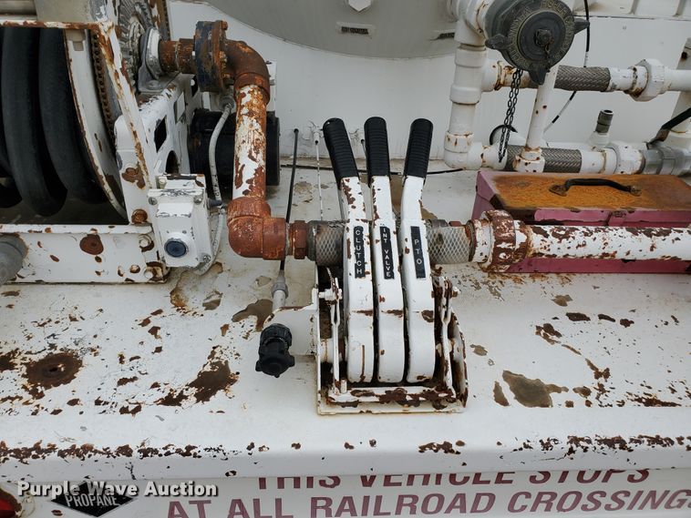 image for item IX9968 1993 Chevrolet Kodiak  propane truck