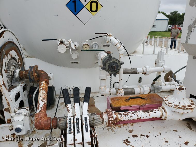 image for item IX9968 1993 Chevrolet Kodiak  propane truck