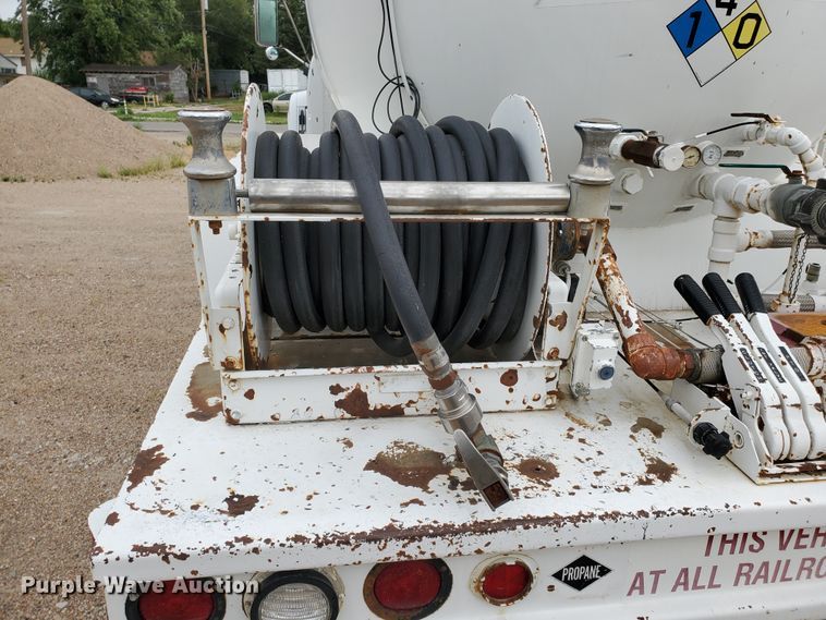 image for item IX9968 1993 Chevrolet Kodiak  propane truck