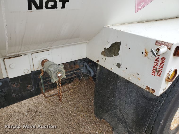 image for item IX9968 1993 Chevrolet Kodiak  propane truck